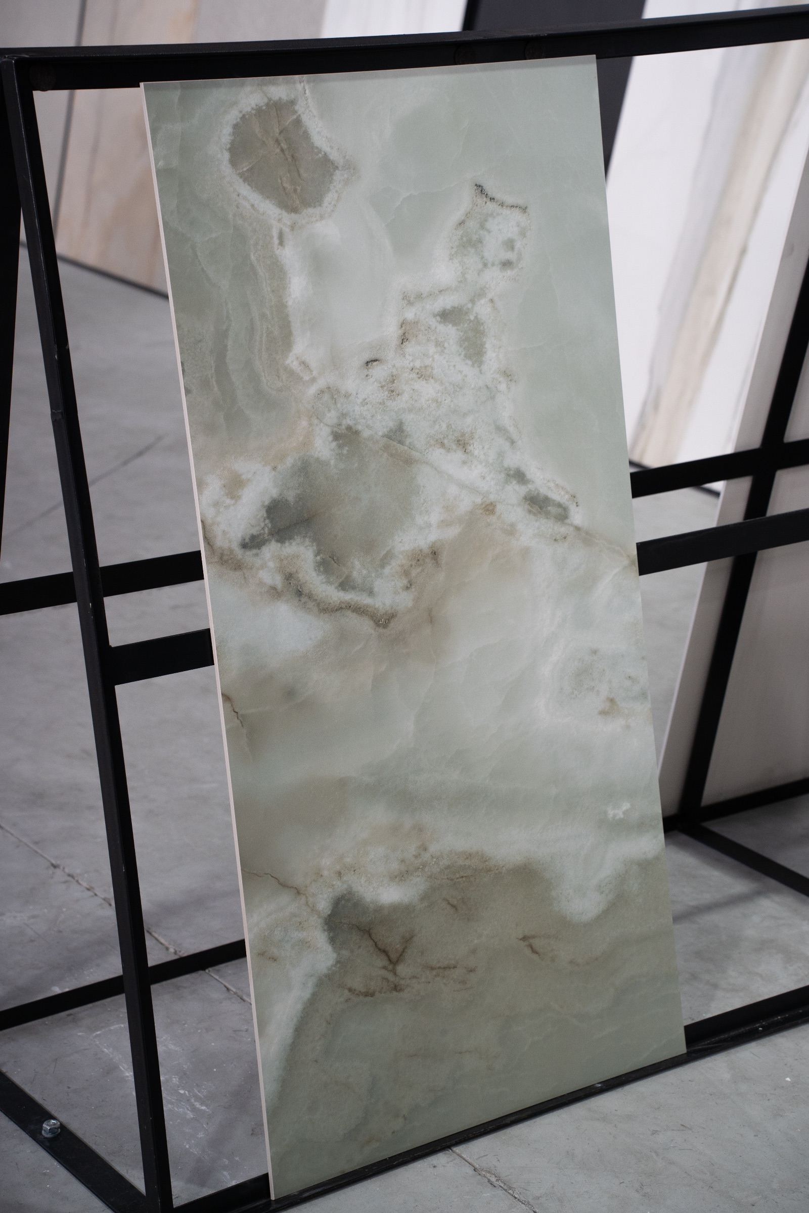 Reves Jade Glossy — imagine 2
